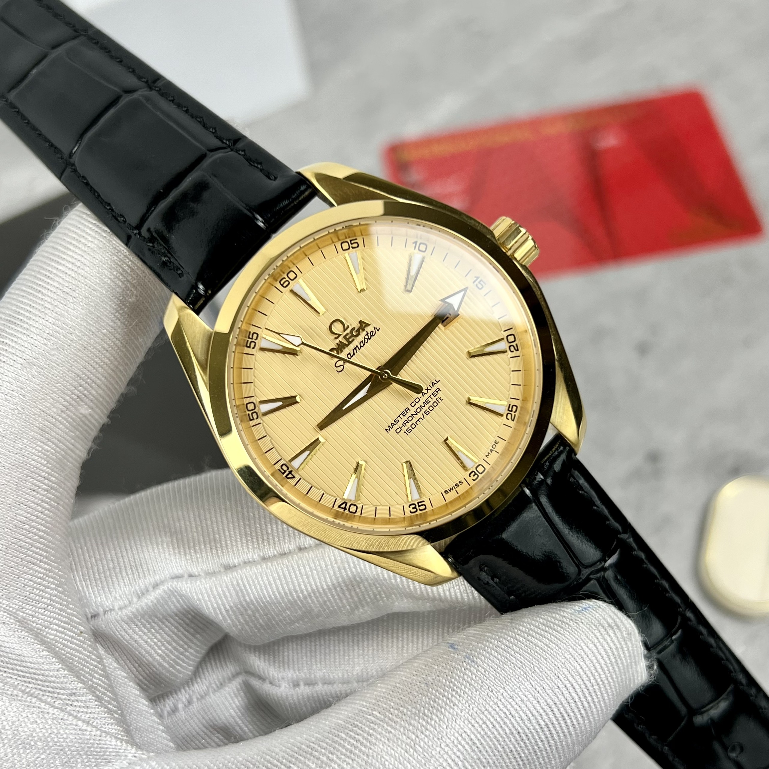 Đồng hồ Nam Omega Seamaster Fake 11 Máy Thụy Sỹ Cao Cấp Mặt Vàng Size 38.5mm