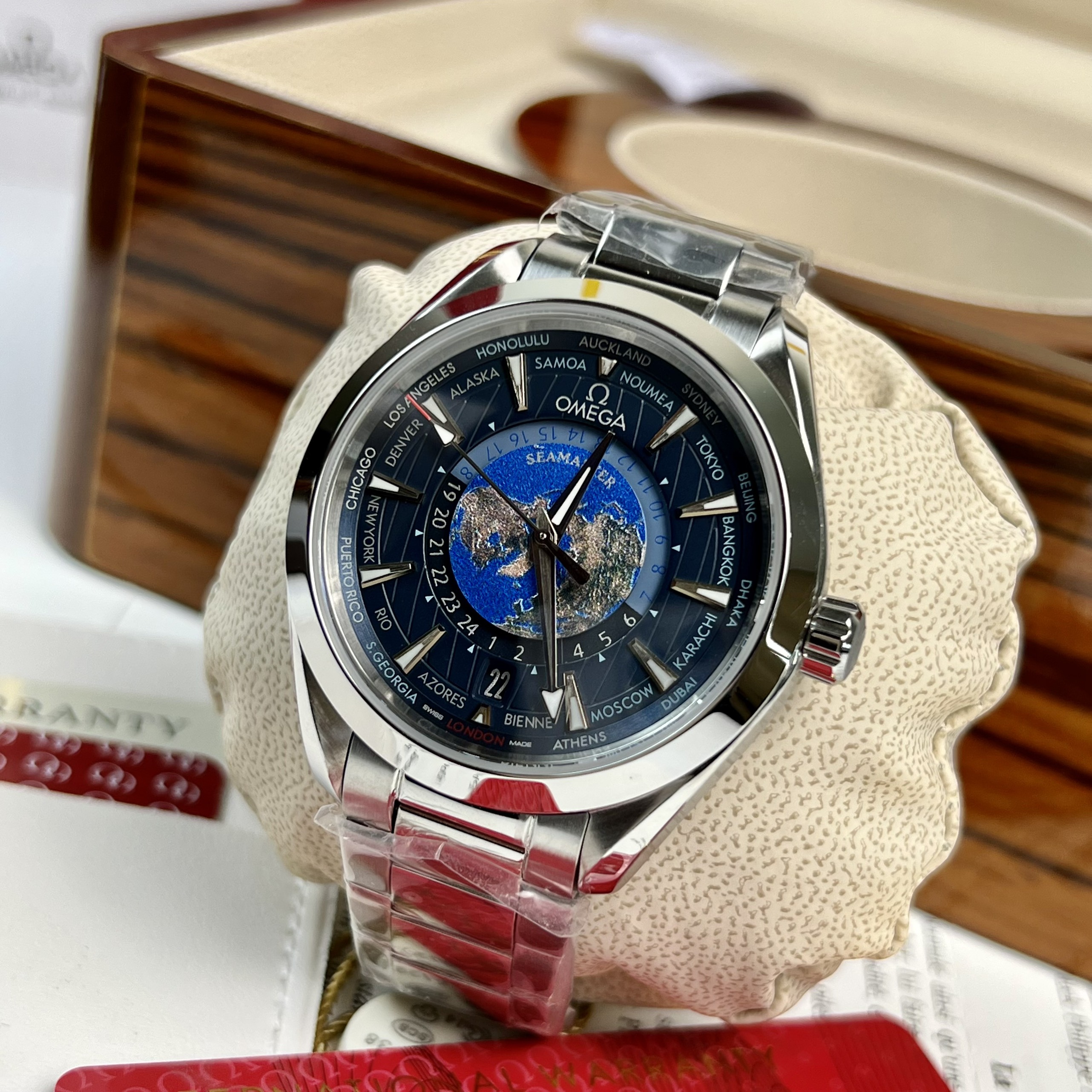 Đồng Hồ Nam Omega Seamaster Aqua Terra World Time Bản Đồ Automatic Thuỵ Sỹ 43mm