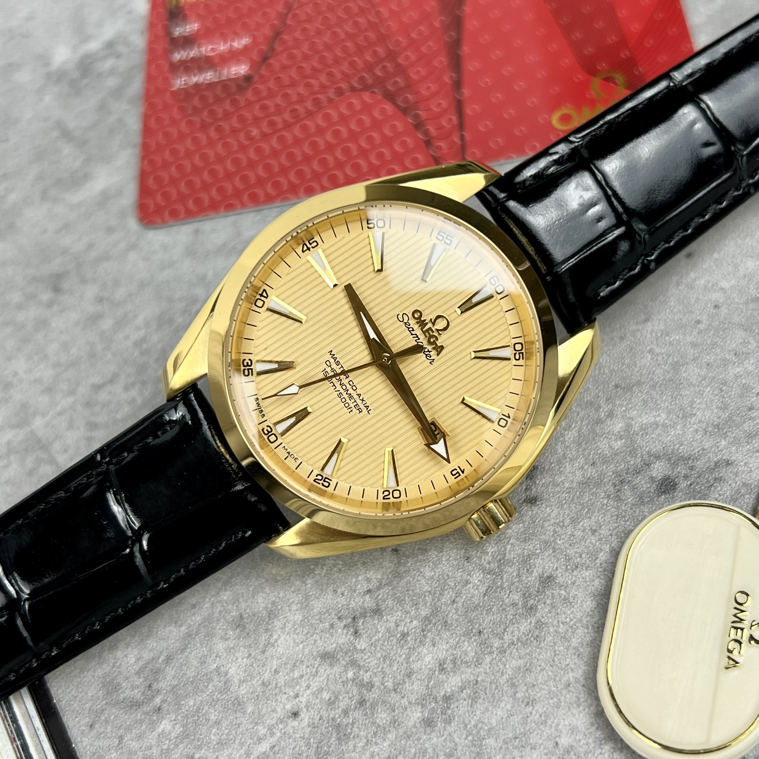 Đồng hồ Nam Omega Seamaster Fake 11 Máy Thụy Sỹ Cao Cấp Mặt Vàng Size 38.5mm