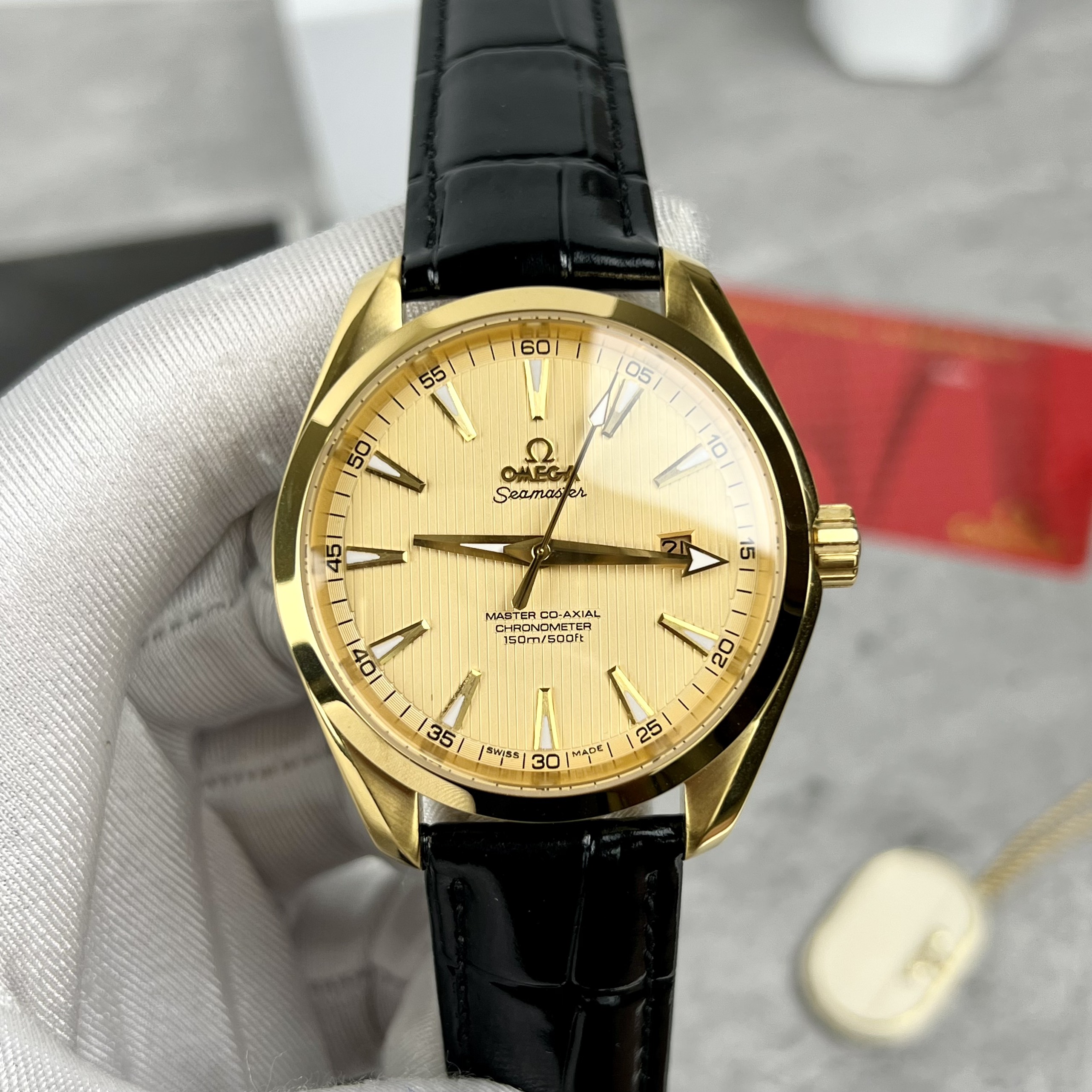 Đồng hồ Nam Omega Seamaster Fake 11 Máy Thụy Sỹ Cao Cấp Mặt Vàng Size 38.5mm