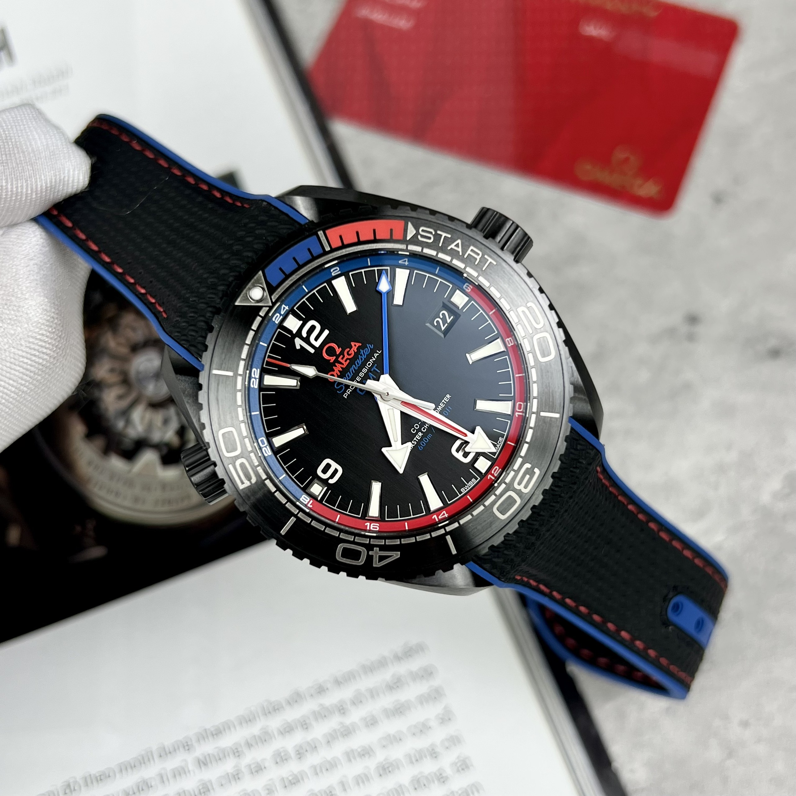 Đồng Hồ Nam Omega Seamaster GMT Replica 11 Thuỵ Sỹ Cao Cấp Nhất Màu Đen 45.5mm