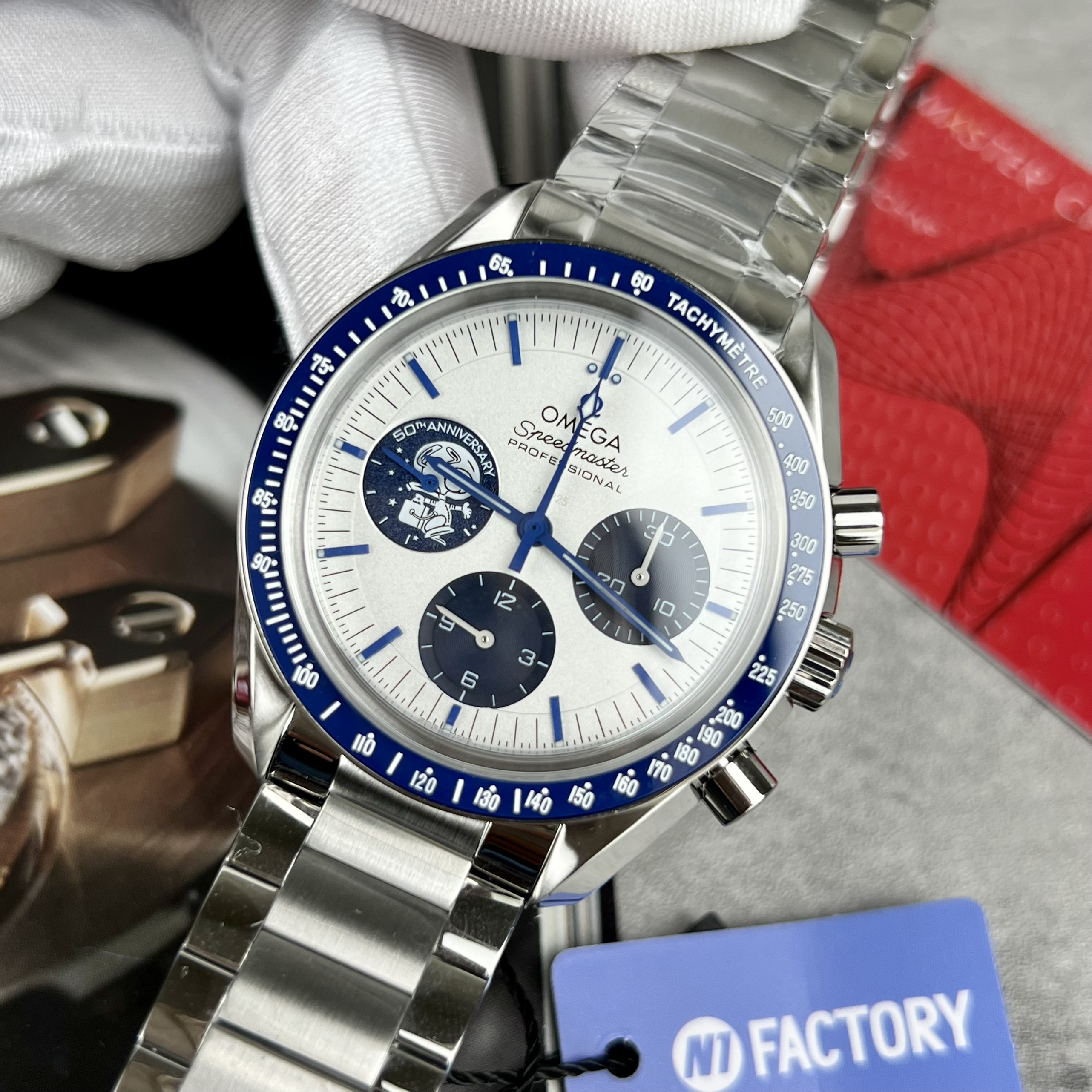 Đồng Hồ Nam Omega SpeedMaster Silver Snoopy Award Automatic Rep11 Thuỵ Sỹ 42mm