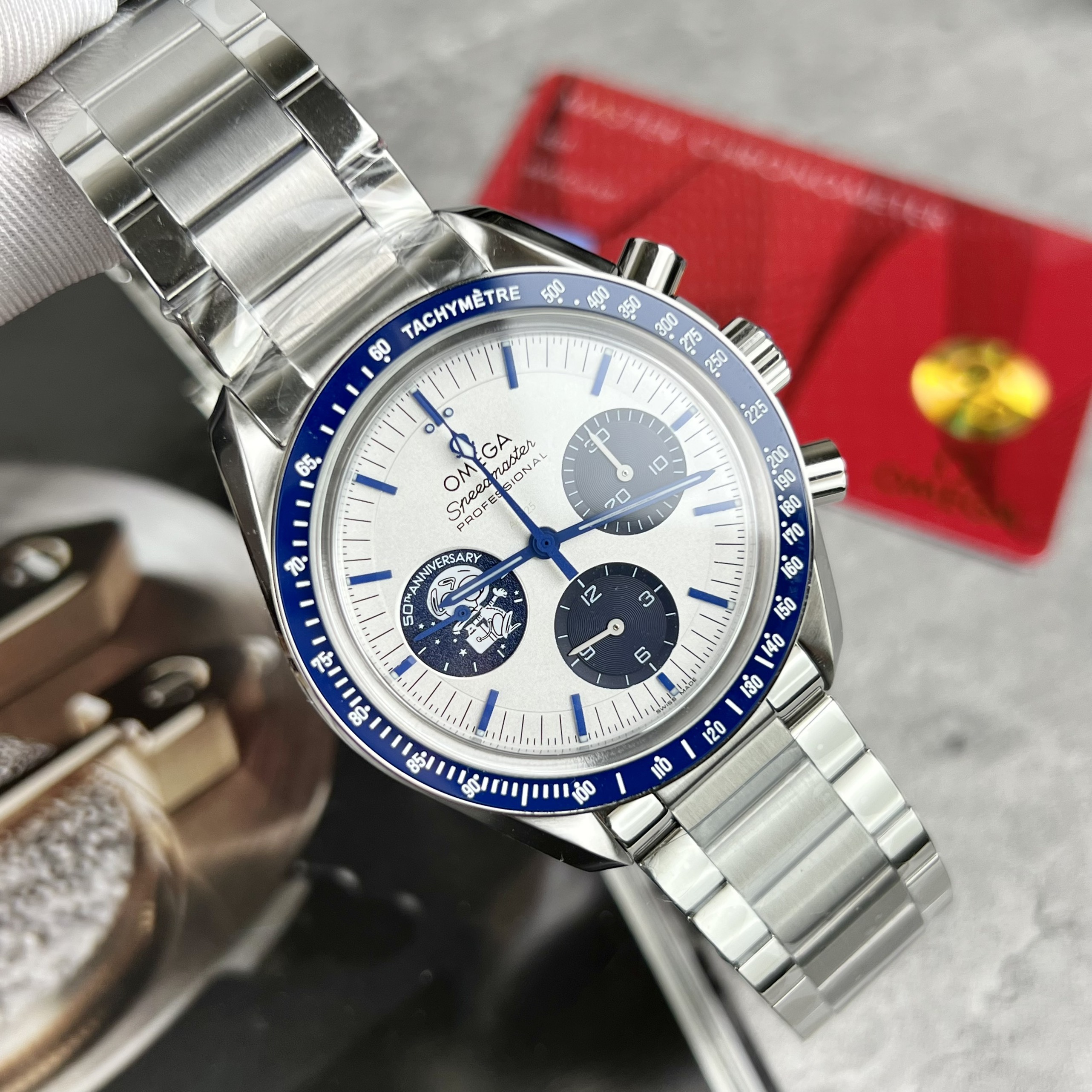 Đồng Hồ Nam Omega SpeedMaster Silver Snoopy Award Automatic Rep11 Thuỵ Sỹ 42mm