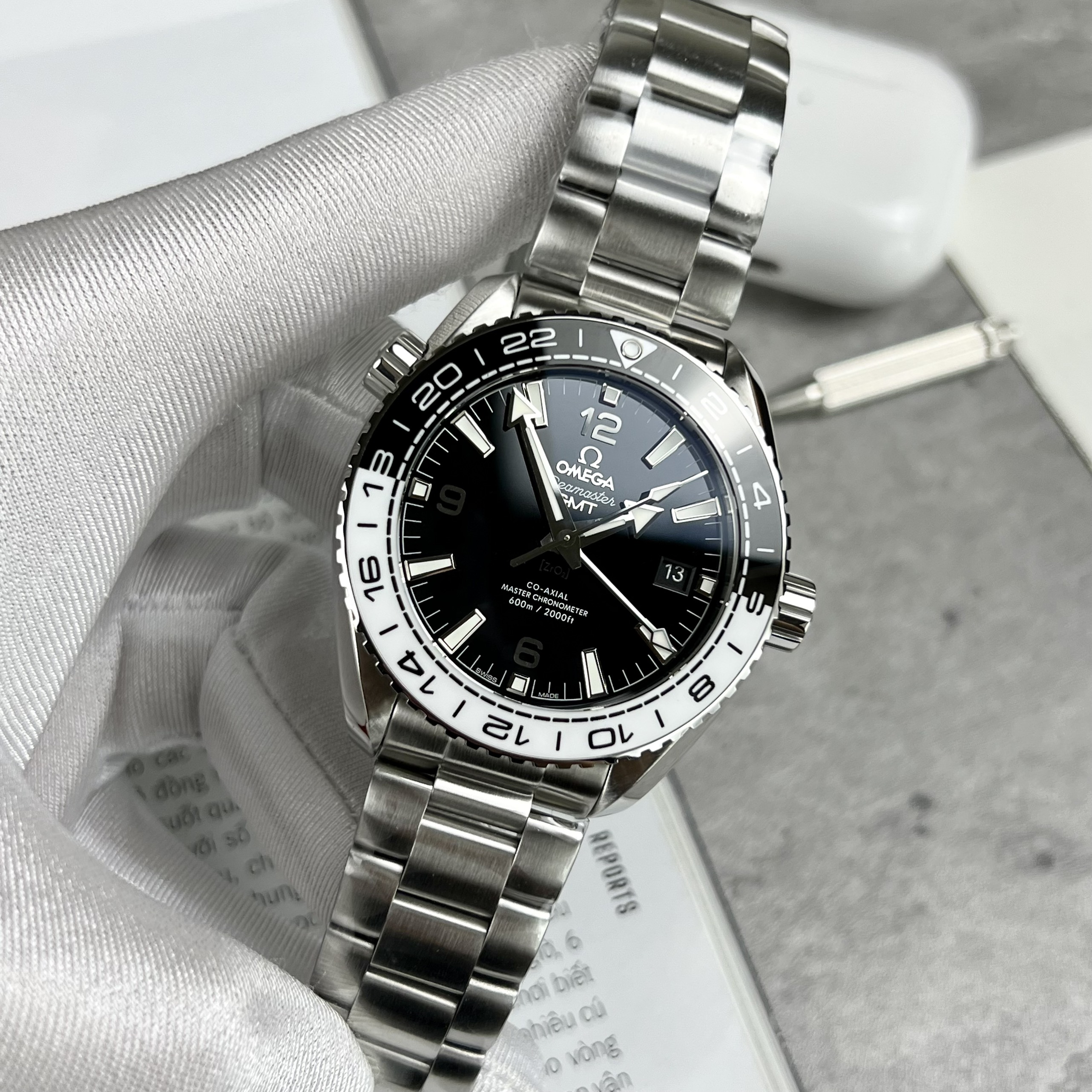 Đồng Hồ Nam Omega Seamaster Planet Ocean GMT Replica 11 Máy Automatic Thụy Sỹ 42mm