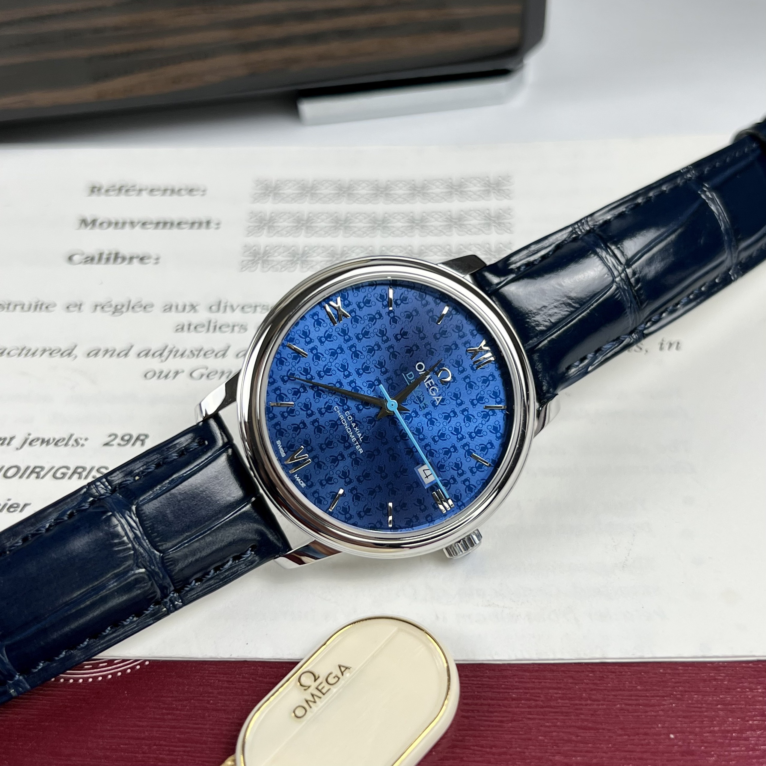 Đồng Hồ Nam Omega De Ville Prestige Co Axial Chronometer Mặt Blue Vân Gấu Size 39,5mm