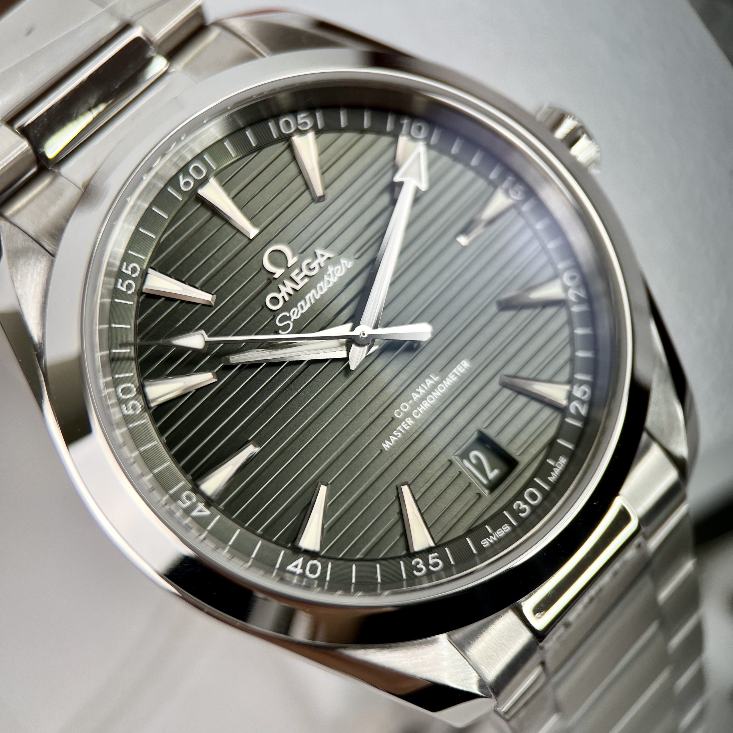 Đồng Hồ Nam Omega Seamaster Aqua Terra Replica 11 Automatic Thuỵ Sỹ Mặt Xanh Lá 41mm