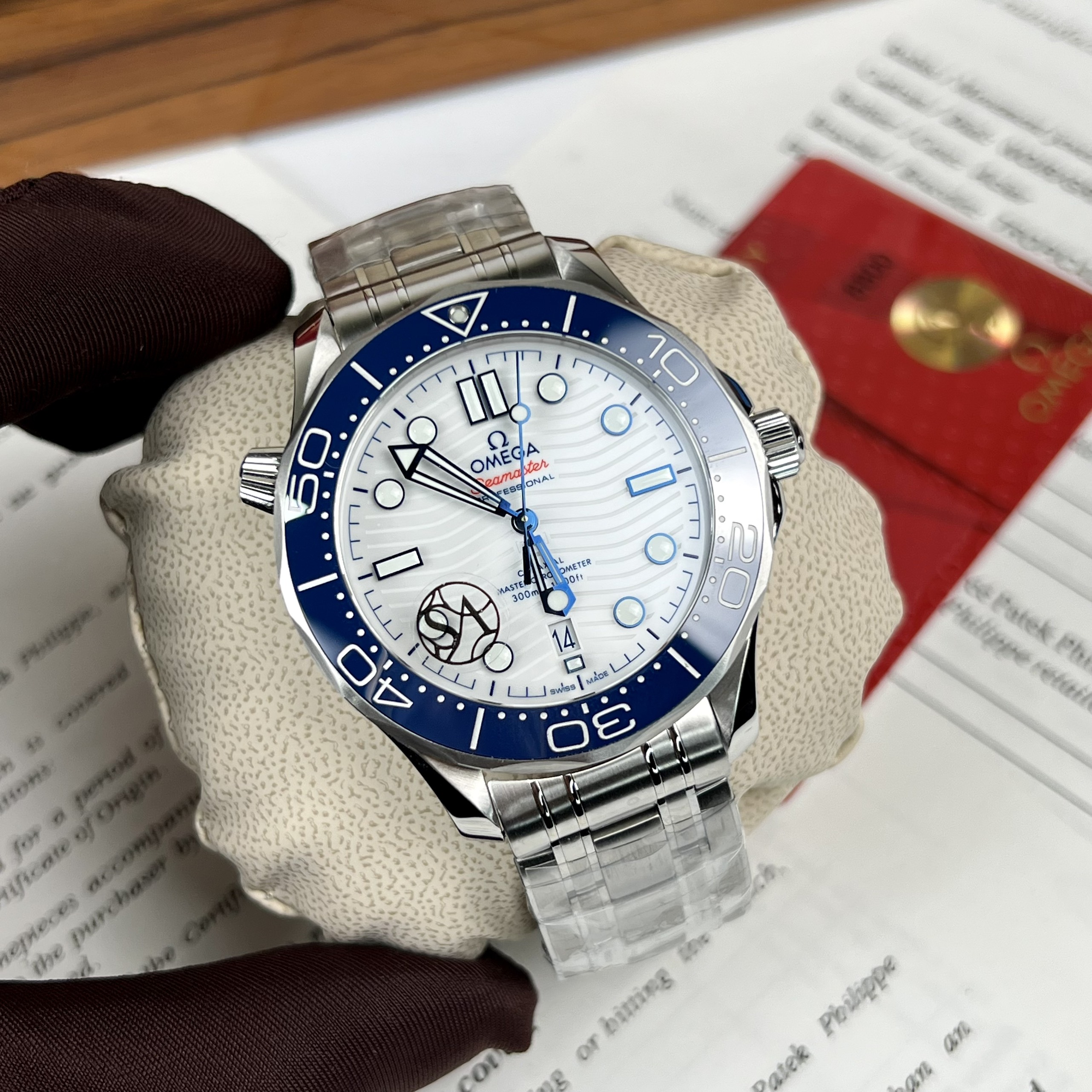 Đồng Hồ Nam Omega Seamaster Diver 300M Replica Cao Cấp Mặt Trắng Size 42mm