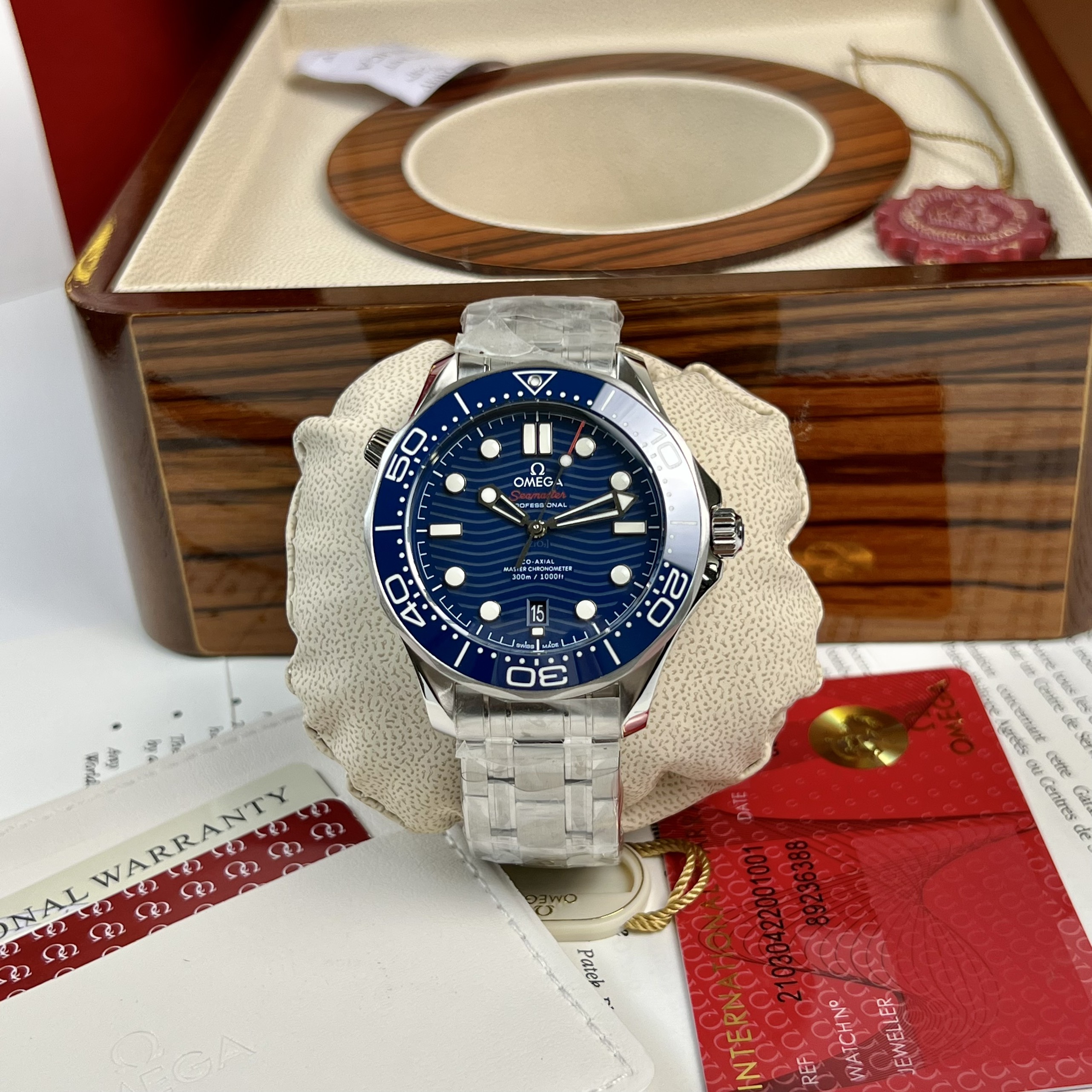 Đồng Hồ Nam Omega Seamaster Diver 300M Replica Cao Cấp Mặt Xanh Biển 42mm