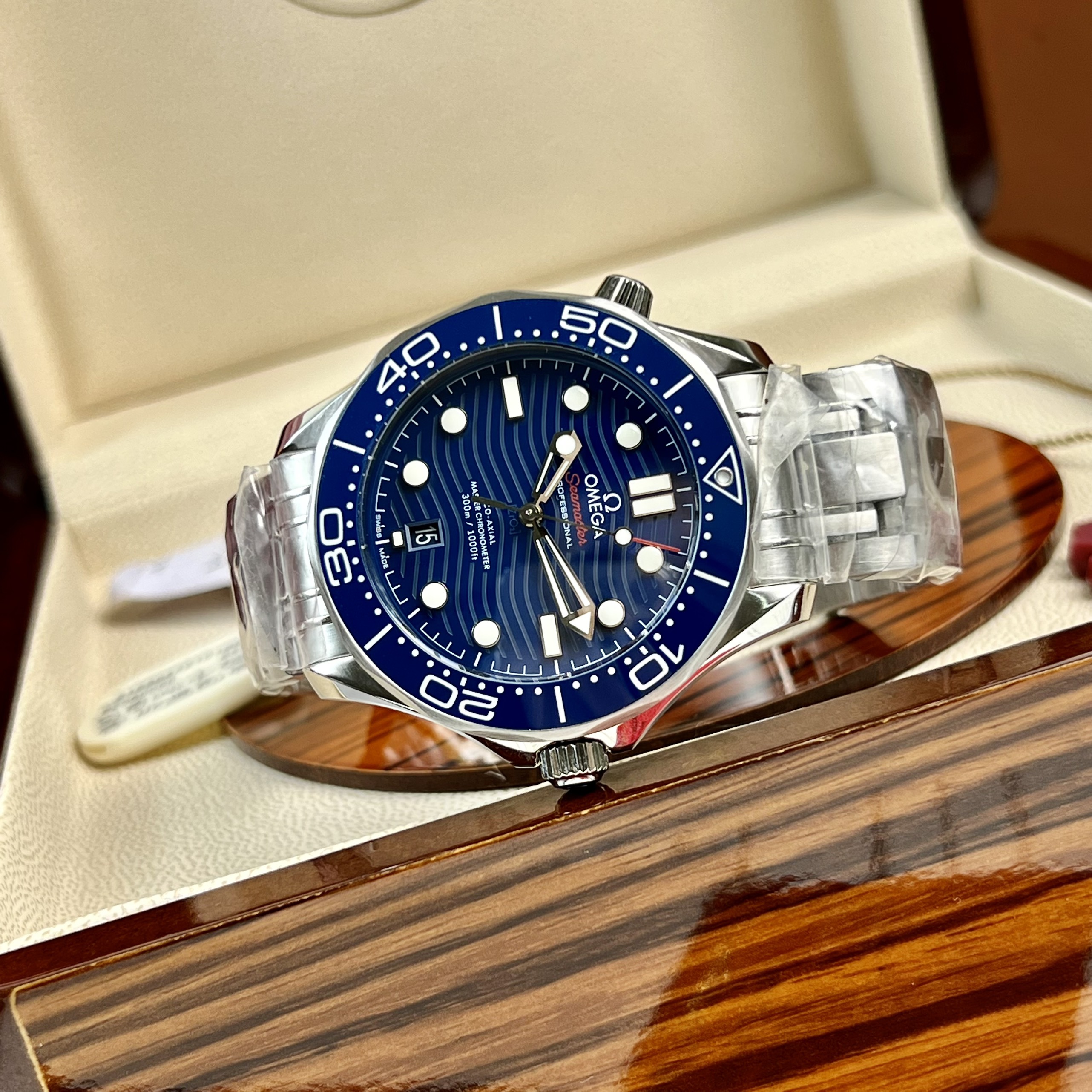 Đồng Hồ Nam Omega Seamaster Diver 300M Replica Cao Cấp Mặt Xanh Biển 42mm